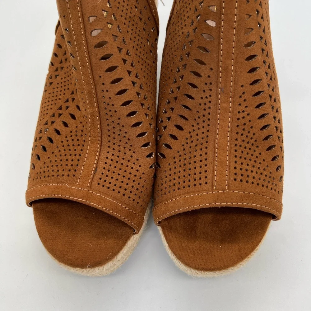Liz Claiborne Tan Suede Perforated Espadrille Wedge Sandals